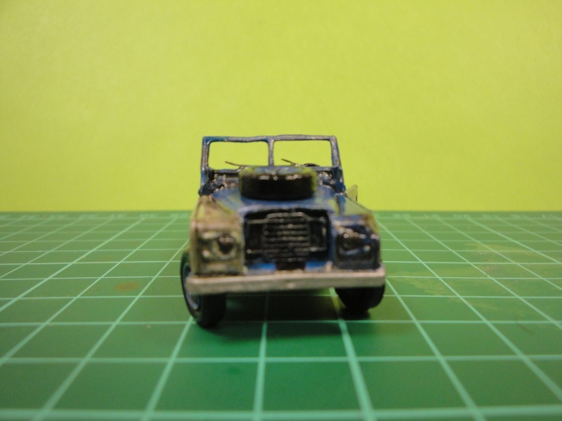 [chrono Avril 2012] ( model miniature) Land Rover + M-40  FINI ! - Page 2 00421