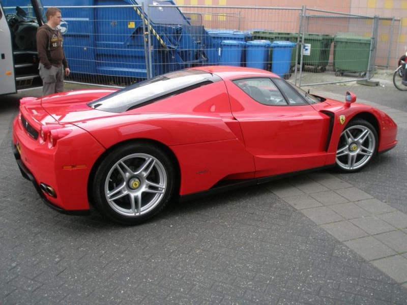 Ferrari Enzo.^ 410