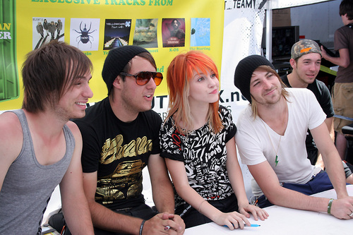 some awesome pictures of paramore :) 9623610