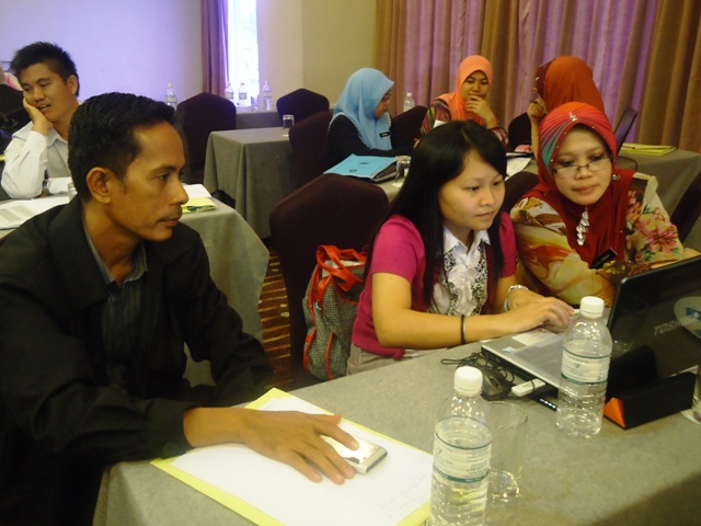 Kursus Pemantapan Pedagogi Guru Sains & Matematik (Kreativiti Dlm P&P) 2011 bg Daerah Beaufort, Sipitang & Kuala Penyu Dsc05624