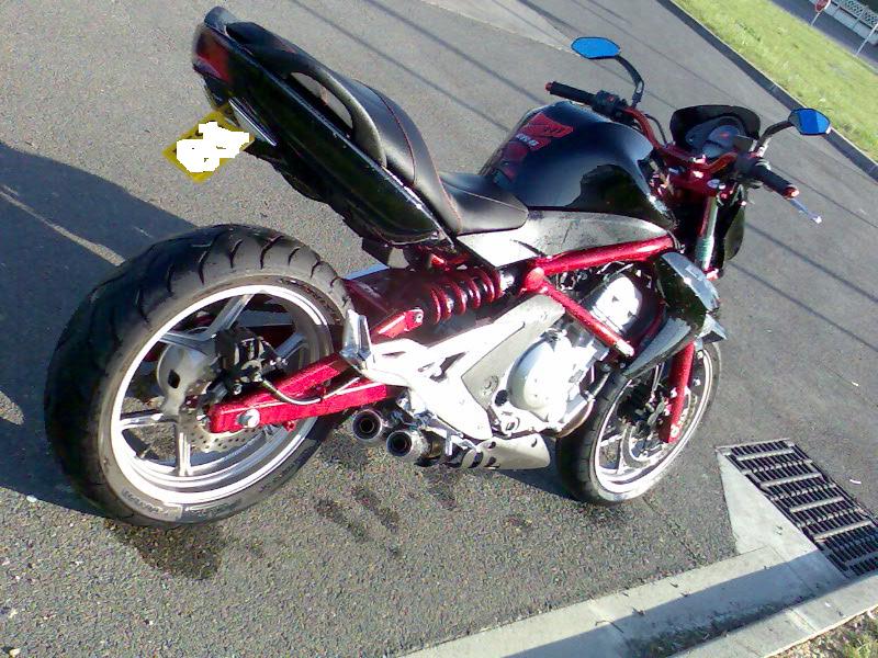 y'a t'il des motards sur le FOFO??? U10
