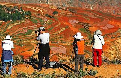 هل شاهدت الارض الحمراء في الصين؟ A37xof10