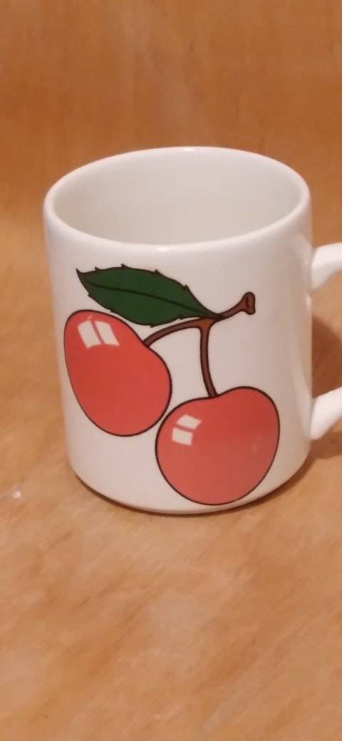 Cherries mug from the Fruit Series Cherri10