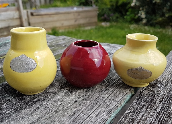 Miniature Hand Potted Vases courtesy of Simon Barthorpe Crown_11