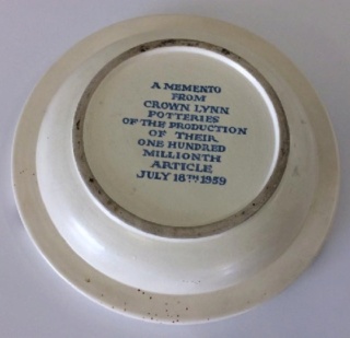 Crown Lynn Export Drive Ashtray 1961 and 100 Million Pieces Ashtray 1959 Crown_14