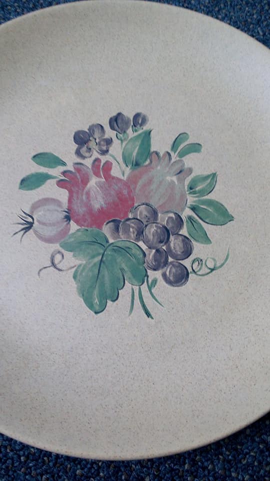 Grapes and things on a warm speckled background no namer Grapes10
