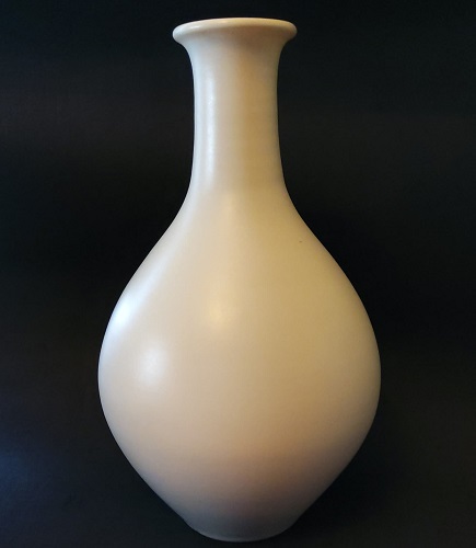 H 19 Hand Potted Vase courtesy of Kate & Dayle Slinn H_1910