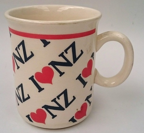 mugs - Show us your mugs .... Crown Lynn of course ;) - Page 10 I_love10