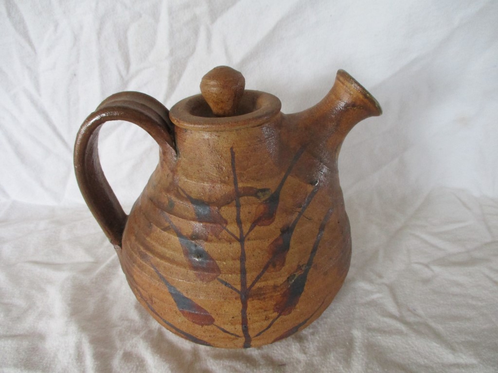 Mystery teapot and mark found in Coromandel is by Peter J Yeates Myster19