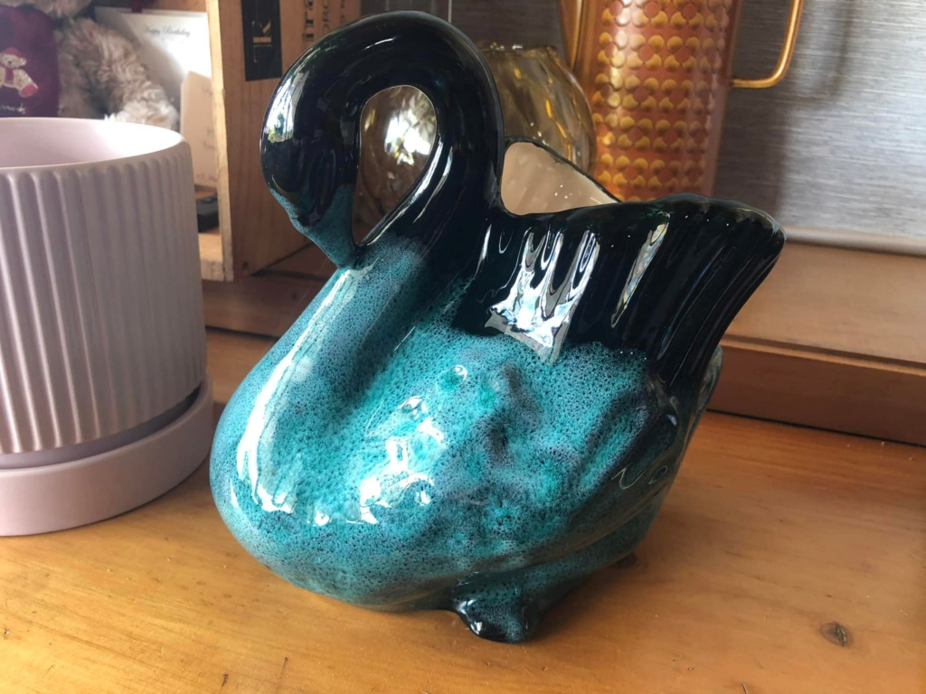 Rainbow Ceramics NZ Made Male Swan turned up on Facebook Rainbo10