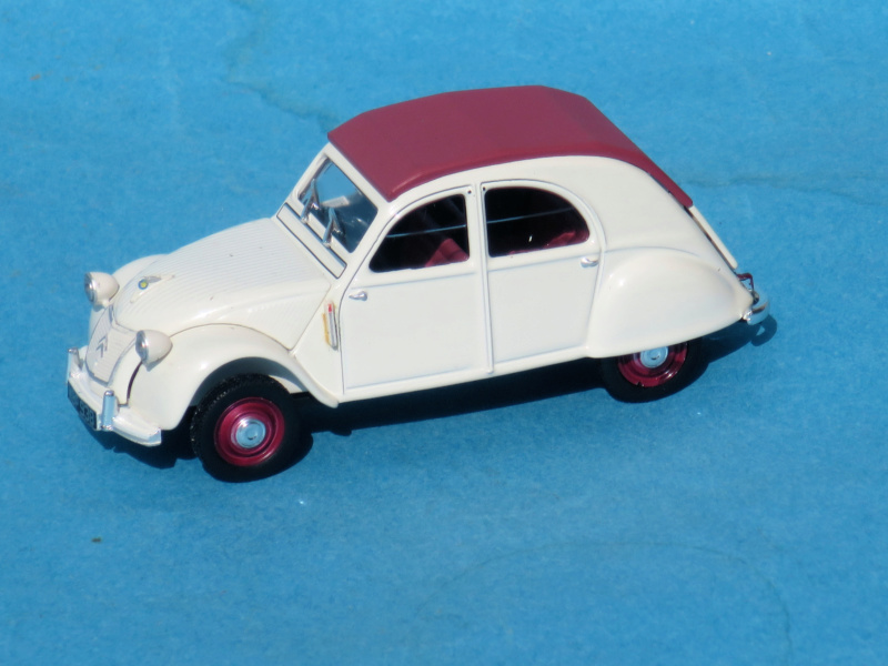 Citroën miniatures > "Véhicules de l'étranger"  Berlin13