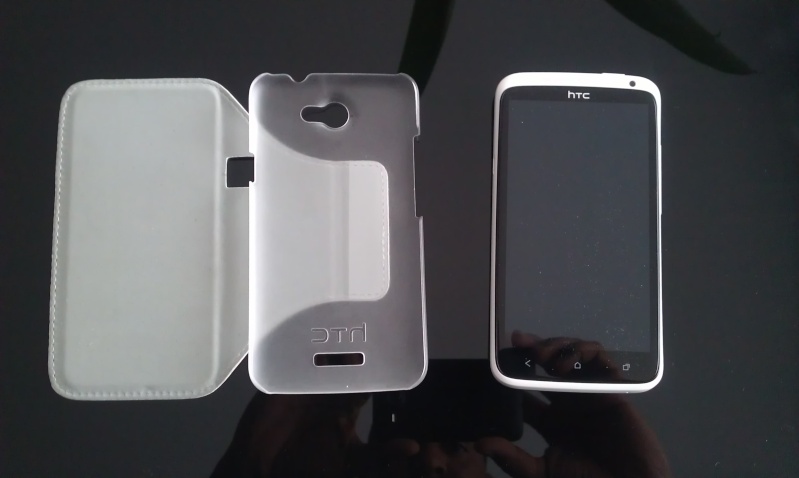 [PHOTO/VIDEO] HTC One X Coque transparente et rabat blanc HC V701 Imag0212