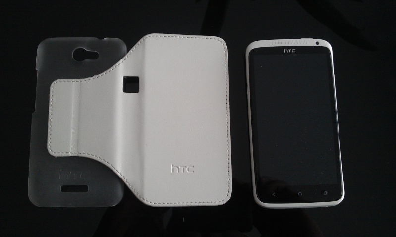 [PHOTO/VIDEO] HTC One X Coque transparente et rabat blanc HC V701 Imag0213