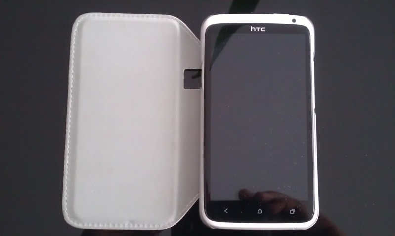 [PHOTO/VIDEO] HTC One X Coque transparente et rabat blanc HC V701 Imag0217