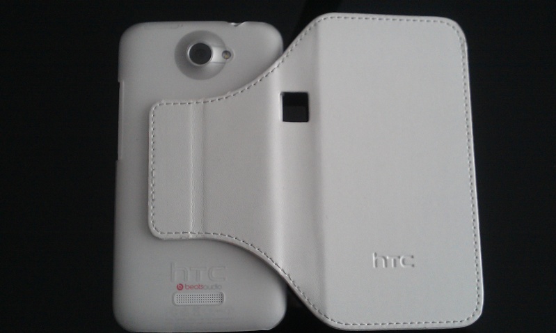 [PHOTO/VIDEO] HTC One X Coque transparente et rabat blanc HC V701 Imag0218