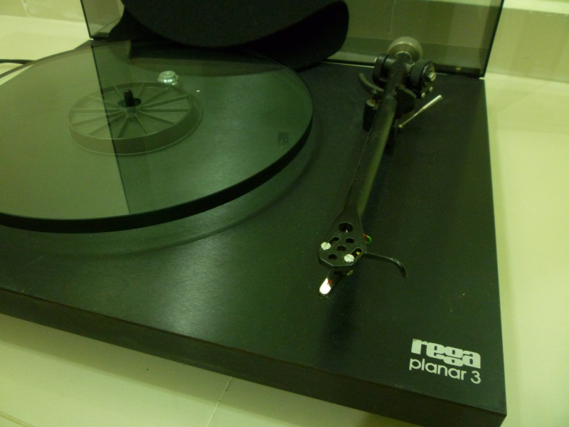 Rega Planar-3 Turntable with Ortofon OM-5E MM Cartridge (sold P1120636