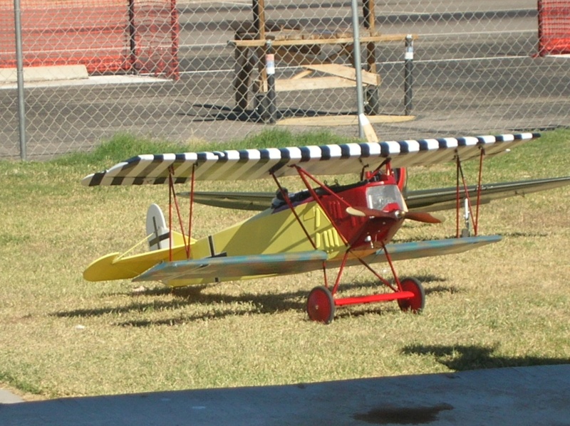 Anyone here into Giant Scale R/C Planes? Post Pics of your Planes. Dscn2411