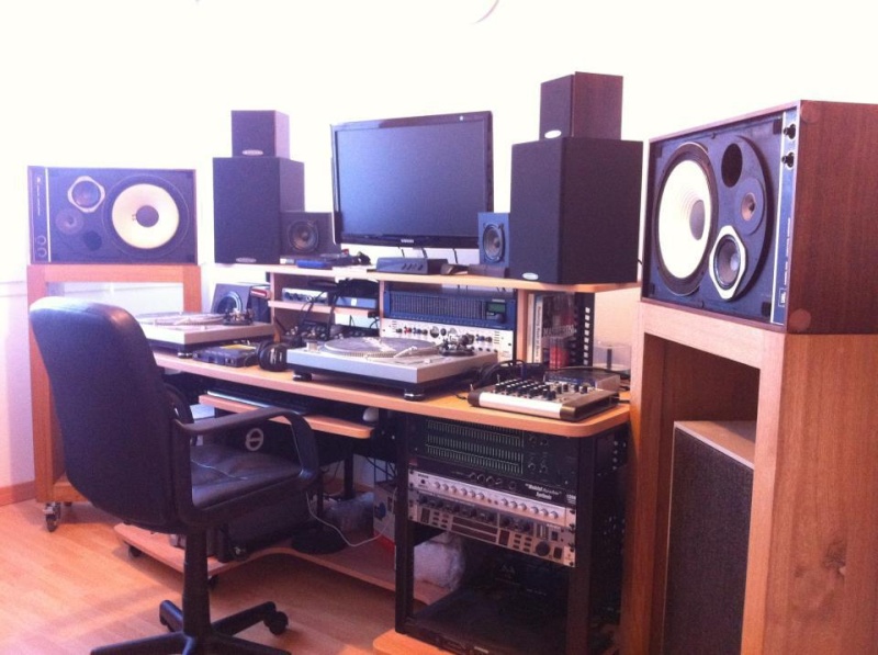 STUDIO With JBL 4310 (WOOD & GREY Versions) Studio10