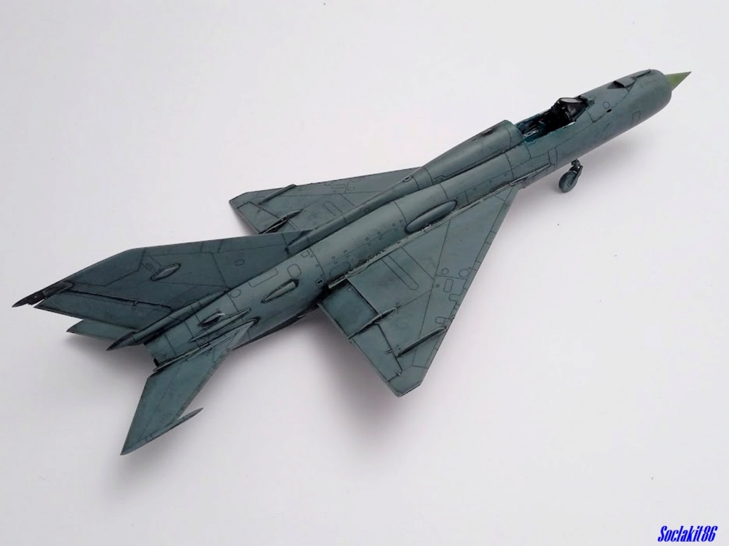 [base Eduard] 1/48 - Mikoyan-Gourevitch MiG-21 PFS Izdeliye 94 "Fishbed F"  01110