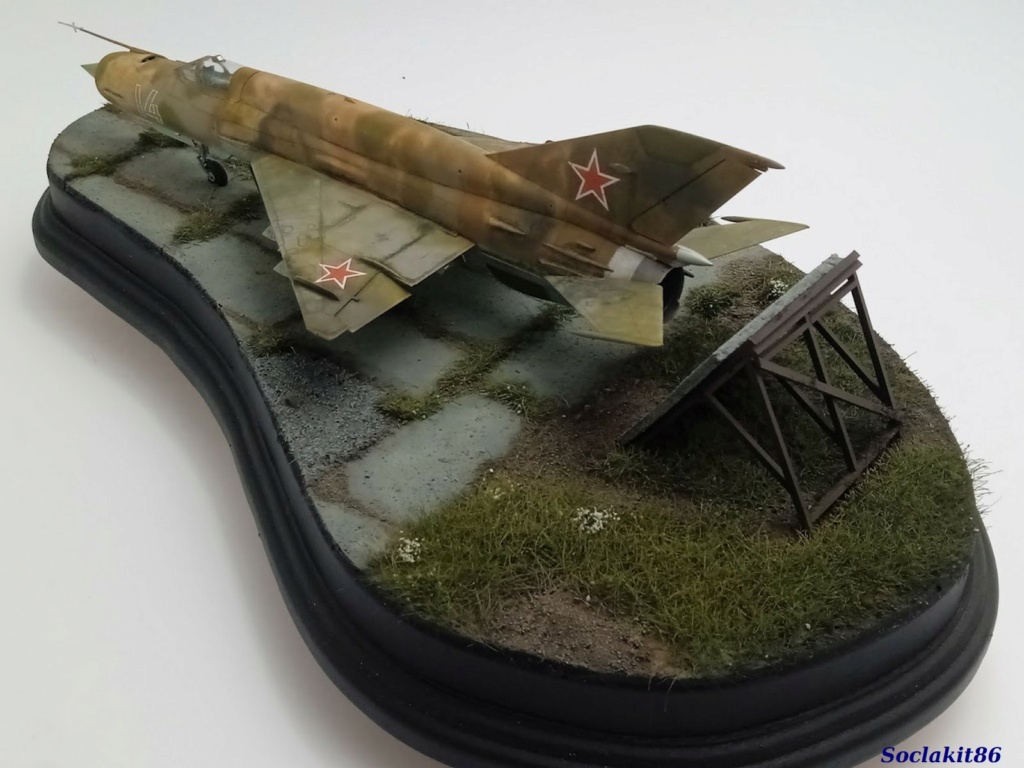 MiG-21 MT Fishbed  Izdeliye 96B abandonné sur le terrain de Dolgoye Ledovo  [Eduard W.E] 1/48 05124