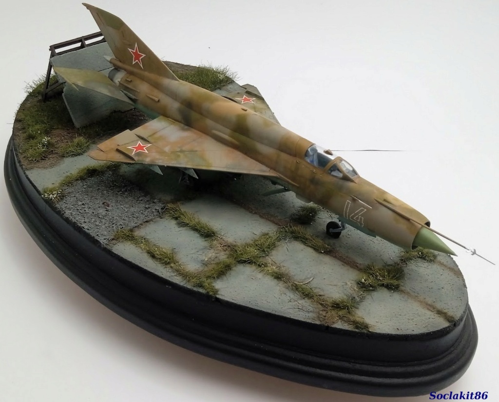 MiG-21 MT Fishbed  Izdeliye 96B abandonné sur le terrain de Dolgoye Ledovo  [Eduard W.E] 1/48 07116