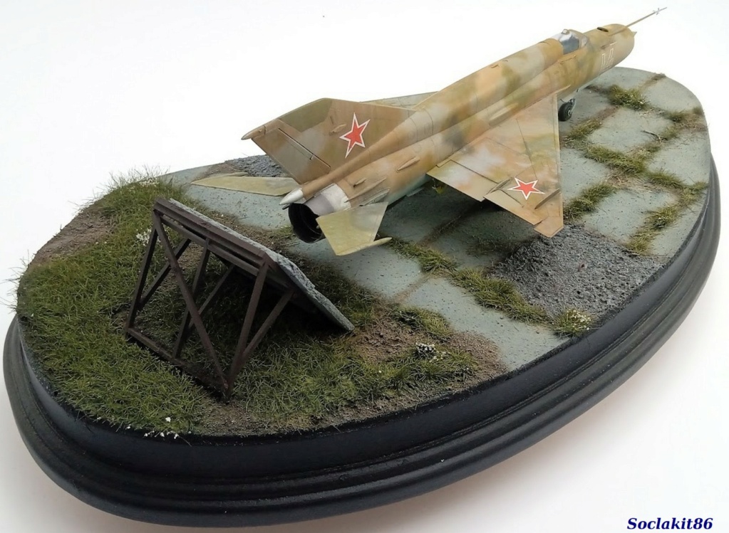 MiG-21 MT Fishbed  Izdeliye 96B abandonné sur le terrain de Dolgoye Ledovo  [Eduard W.E] 1/48 08108