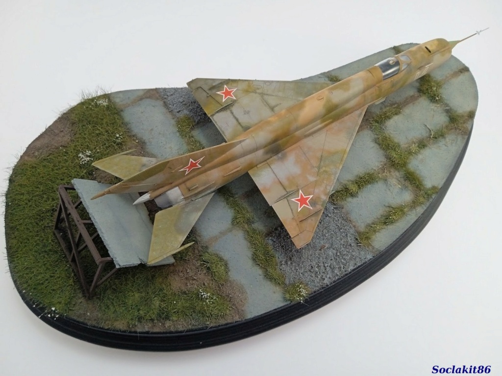 MiG-21 MT Fishbed  Izdeliye 96B abandonné sur le terrain de Dolgoye Ledovo  [Eduard W.E] 1/48 09104