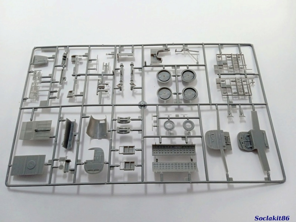 [Accurate Miniatures] 1/48 - North American B-25C Mitchell "Dirty Dora"  09142