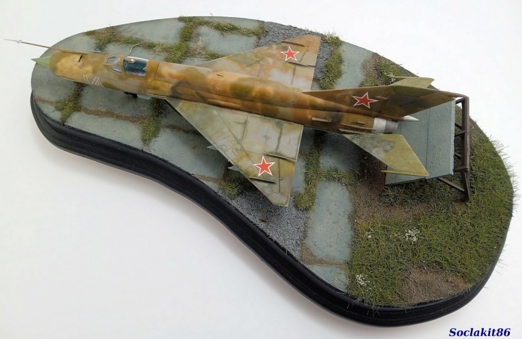 MiG-21 MT Fishbed  Izdeliye 96B abandonné sur le terrain de Dolgoye Ledovo  [Eduard W.E] 1/48 10108