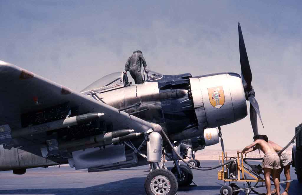 1/48 - AD-4 Skyraider - Tamiya - Page 2 10_04_10
