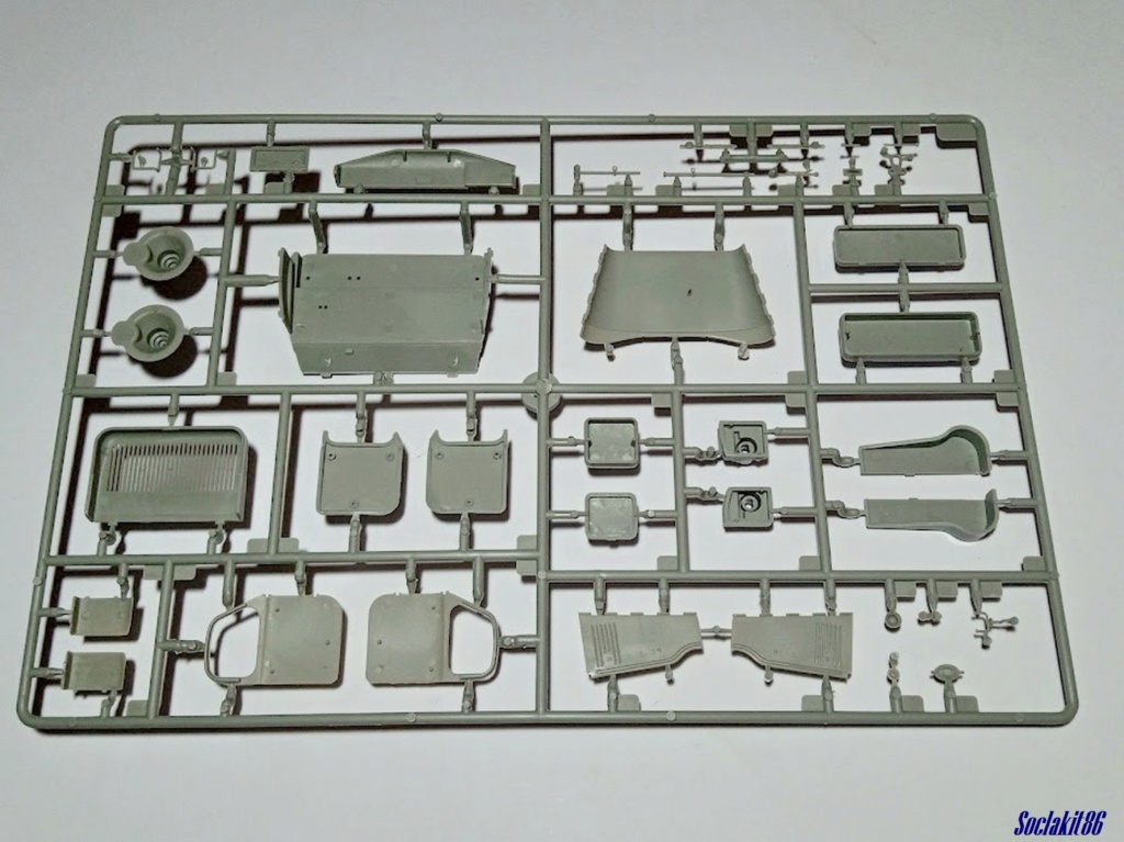 1/35       AT-T Artillery Prime Mover        (Trumpeter 09501) 1343