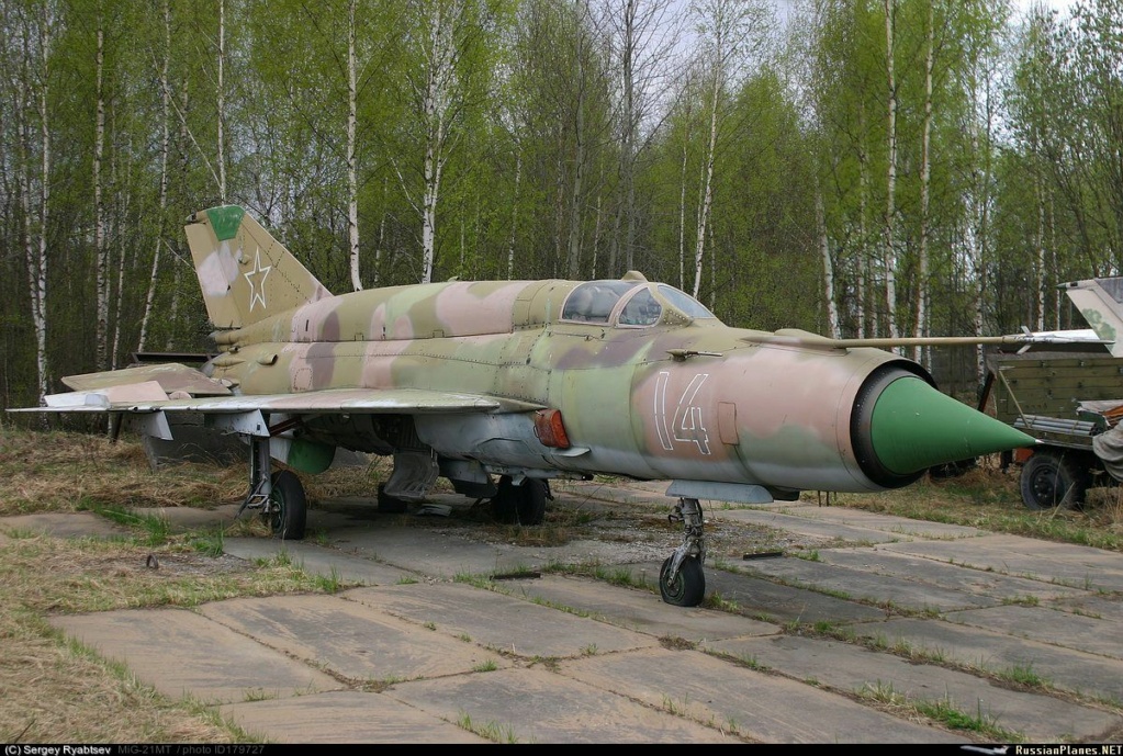 1/48 - MiG 21 MT Izdeliye 96B s.n 96.40.14 - Eduard W.E 16619610