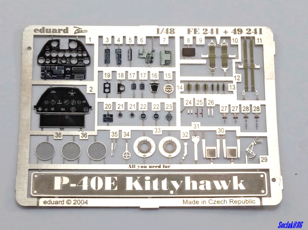 1/48 - Curtiss P-40E Warhawk - AMT/ERTL 2436