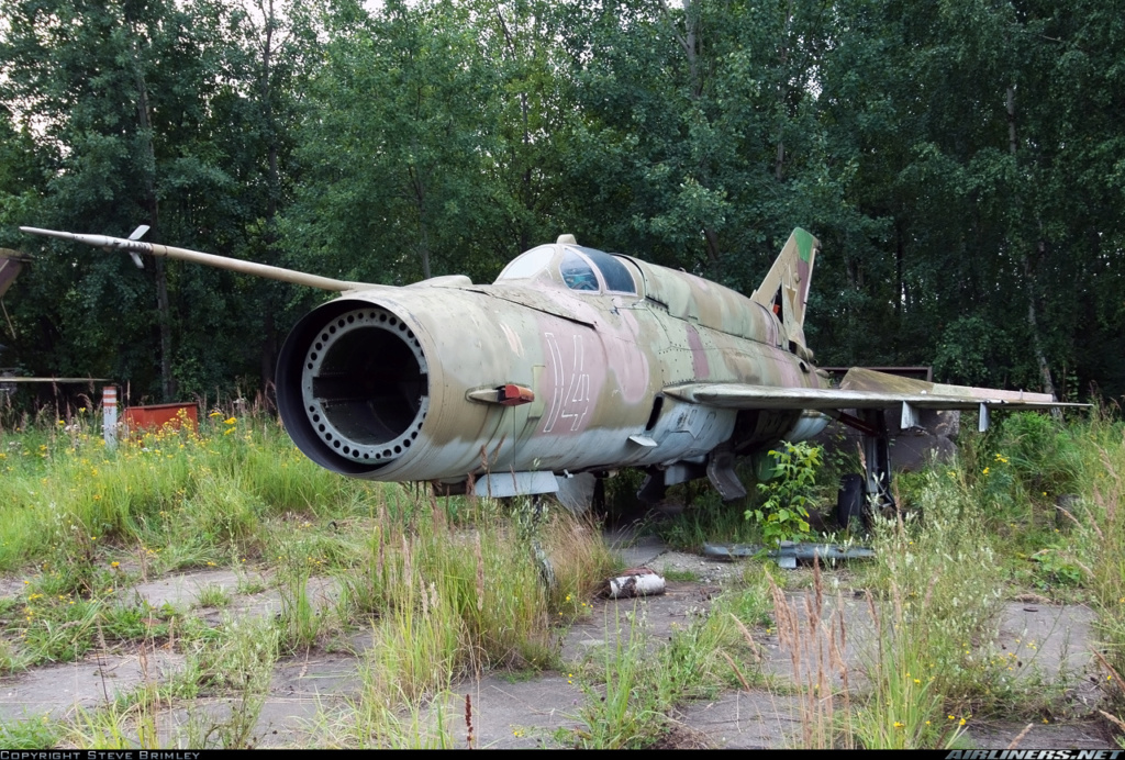 1/48 - MiG 21 MT Izdeliye 96B s.n 96.40.14 - Eduard W.E - Page 2 26764310