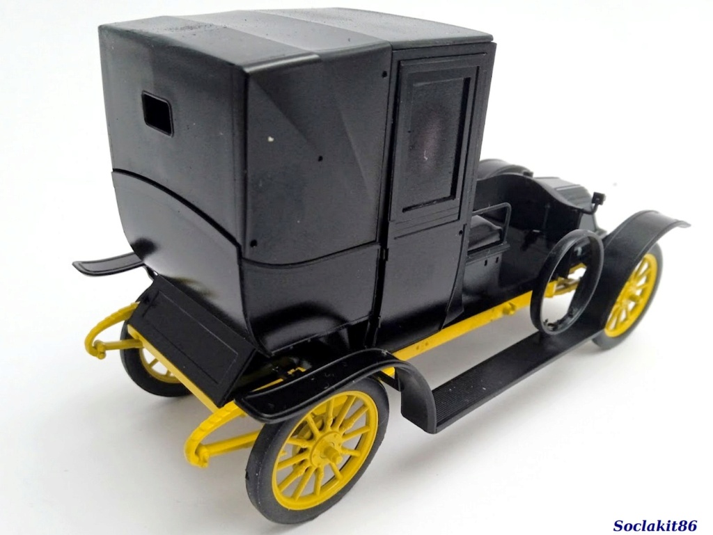 1/24 - Fil Rouge 2023 - Taxi Renault AG model 1910 - Heller 30705  2848