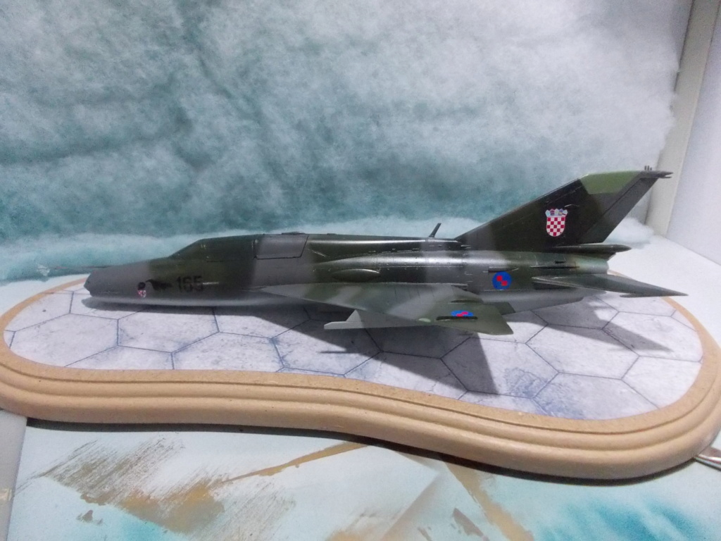 1/48 - MiG-21 UM  Mongol B - Trumpeter  3010