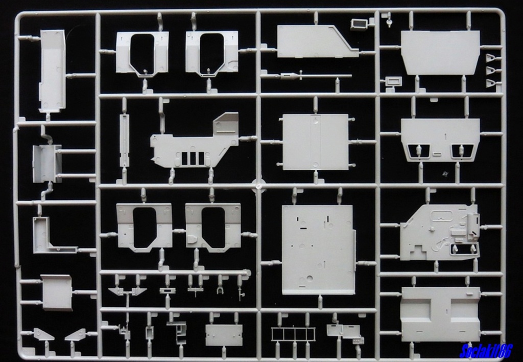 * 1/35 - A-222 Bereg - Trumpeter 4511