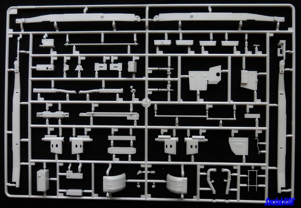 * 1/35 - A-222 Bereg  -        Trumpeter  4611