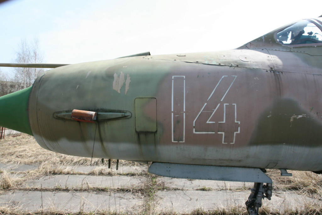 *1/48   MiG-21 PFS Izdeliye 94A Fishbed F   Eduard + Bidouille - Page 4 Ap_mig15