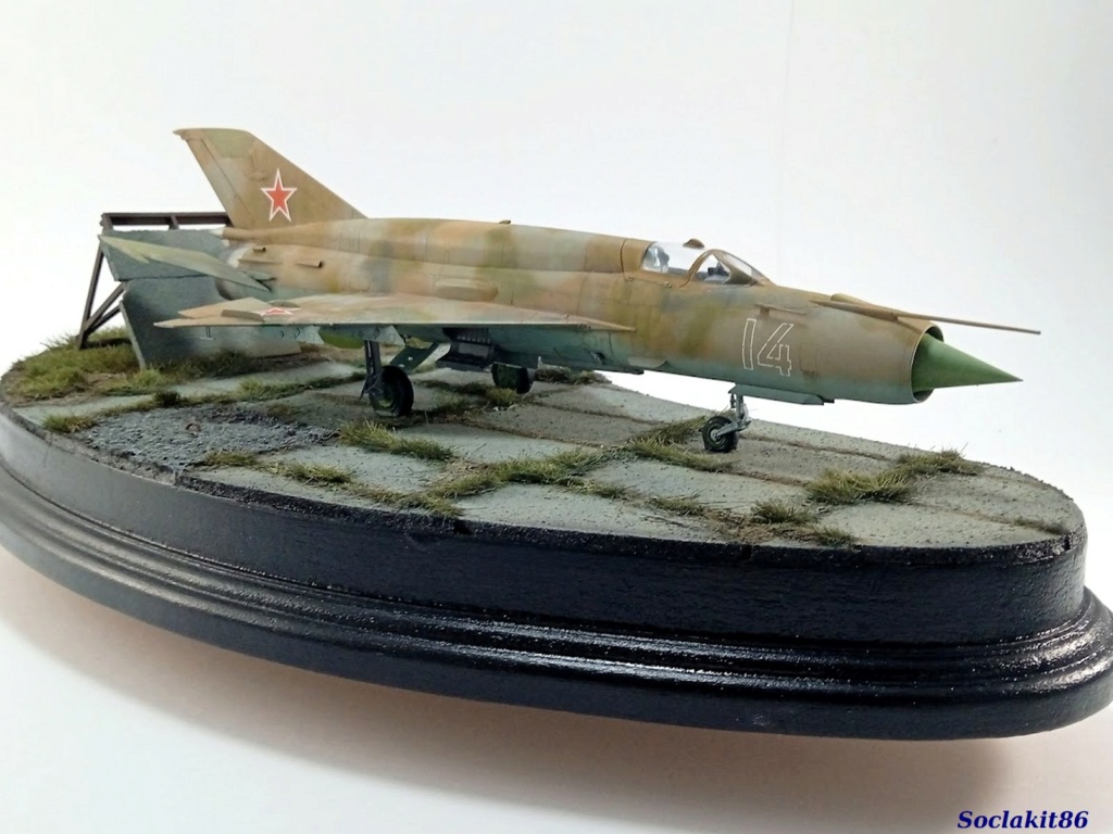  * 1/48 - MiG 21 MT Izdeliye 96B s.n 96.40.14 - Eduard W.E - Page 7 M10911