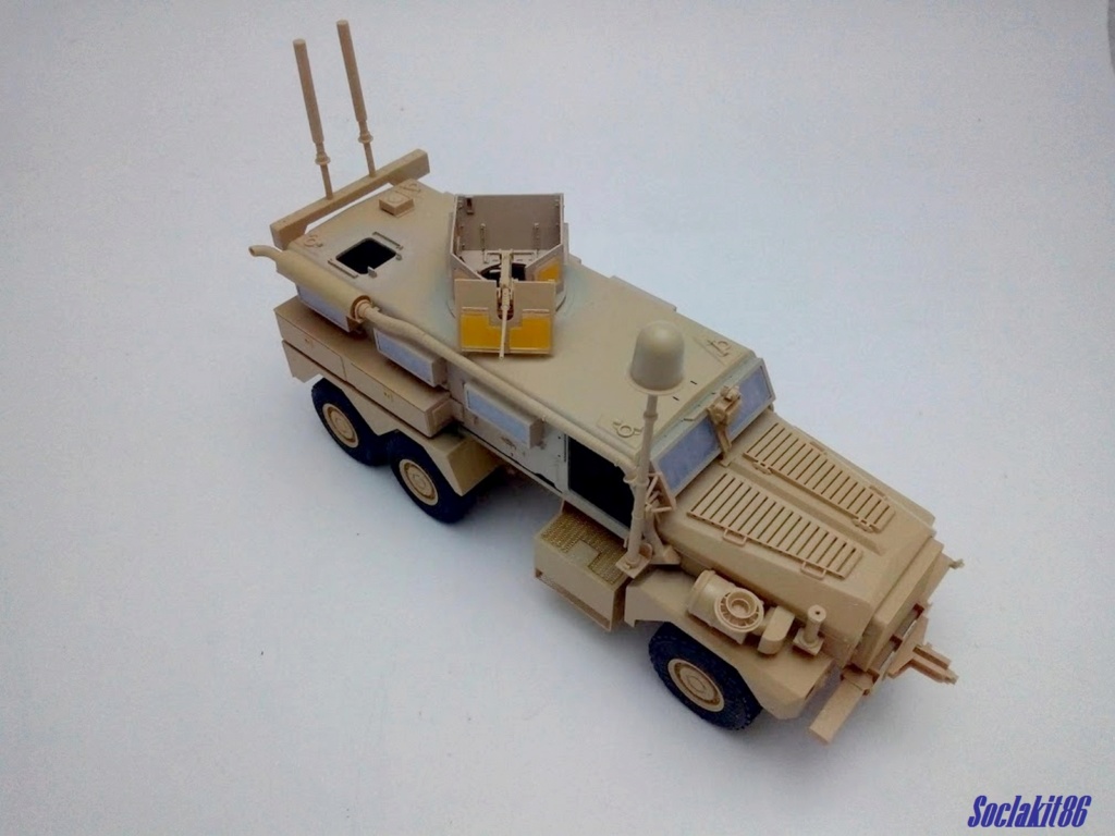 1/35 - Mine Resistant Ambush Protect  6 x 6 Cougar - Meng  M1830