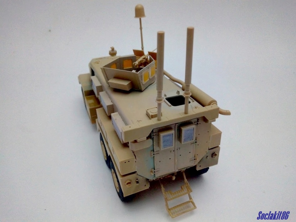 1/35 - Mine Resistant Ambush Protect 6 x 6 Cougar - Meng M2030