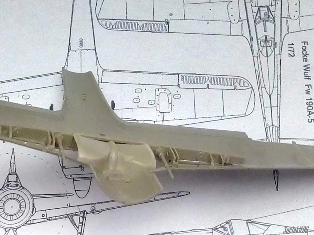 FW 190 A-5 codé D5 + XV du 10/NJG-3 "Nachtjagdkommando 190" (Eduard 1/48) M2330