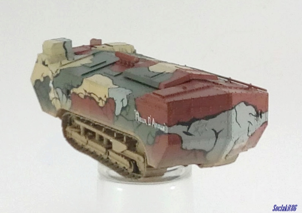 St Chamond M3 "Fleur d'Amour" (Hobby Boss 83860 - 1/35) + Décals Histopic (14FR-35 005)  M3834