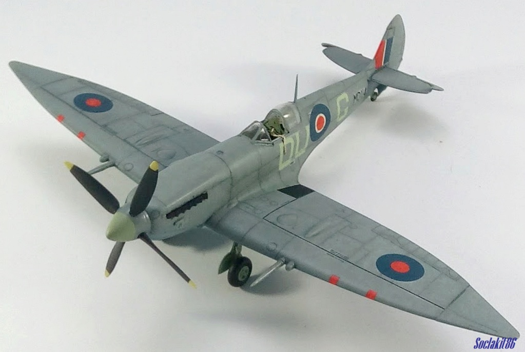 Supermarine Spitfire HF Mark VII "MD-114 / DU°G " piloté par  Pierre Clostermann (Hasegawa 1/48) M4732