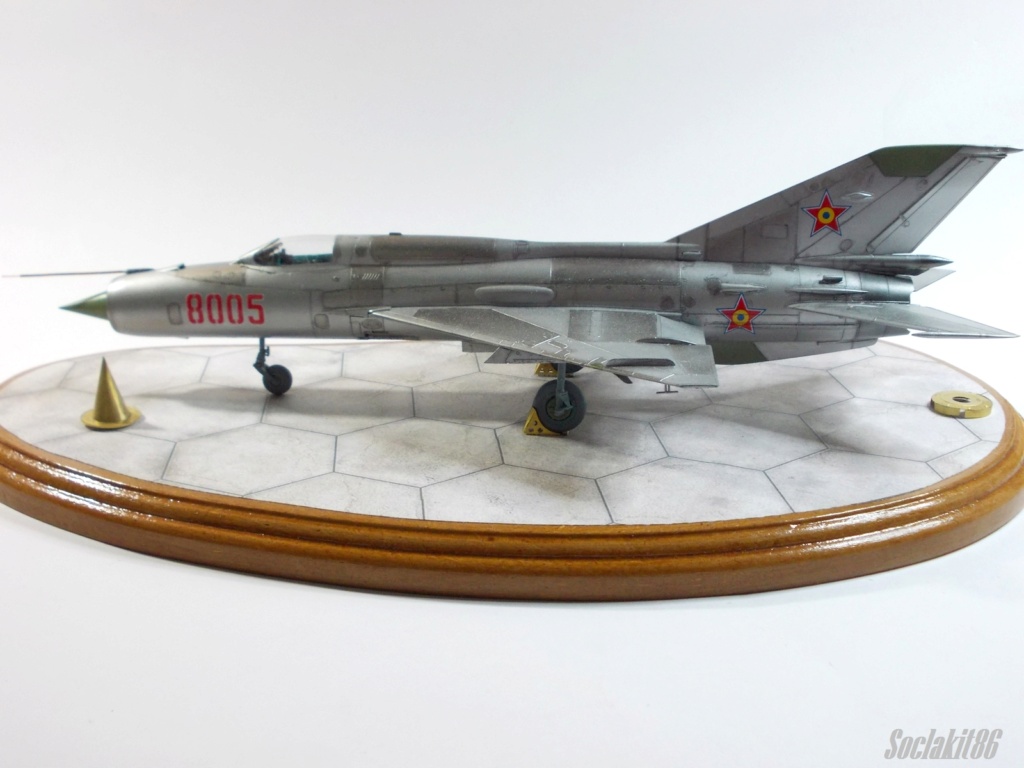 [base Eduard] 1/48 - Mikoyan-Gourevitch MiG-21 PFS Izdeliye 94 "Fishbed F"  M5543