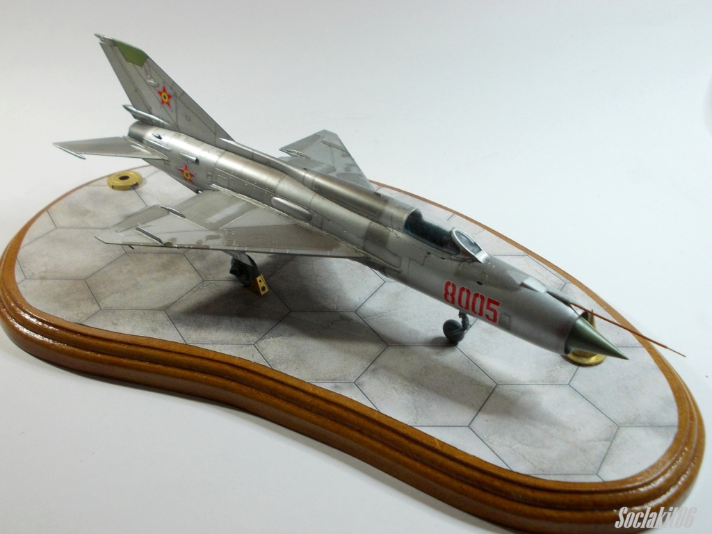 [base Eduard] 1/48 - Mikoyan-Gourevitch MiG-21 PFS Izdeliye 94 "Fishbed F"  M5748