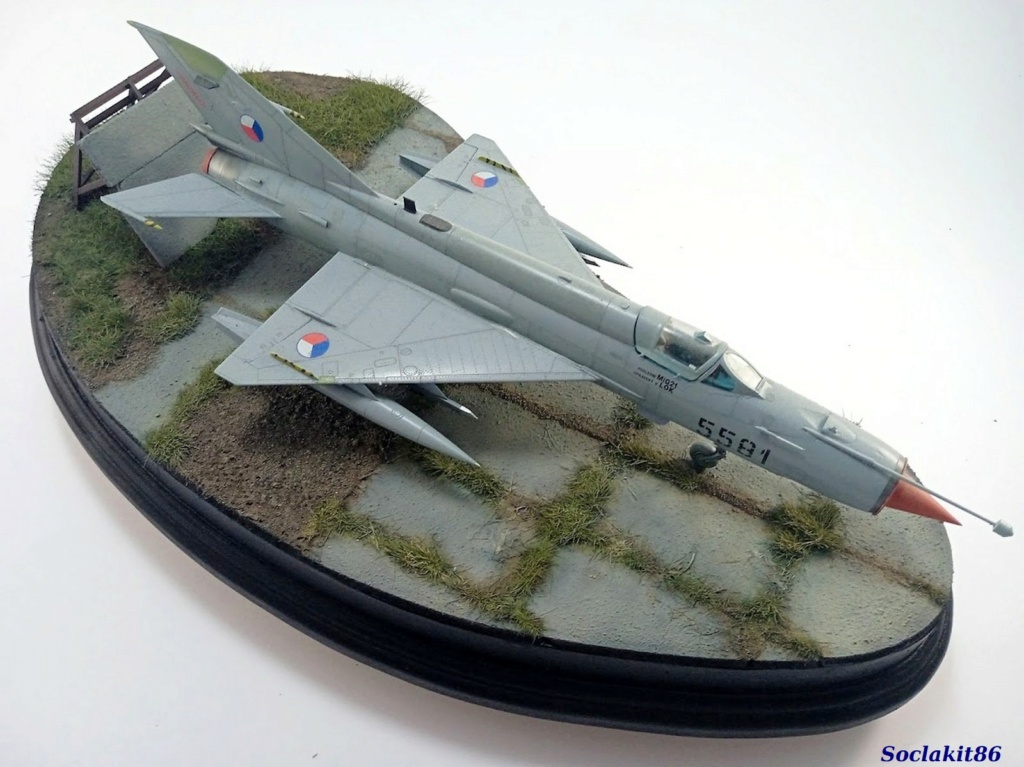 [Eduard W.E] 1/48 - Mikoyan-Gourevitch MiG-21 MT Fishbed Izdeliye 96B s.n 96.14.40  "14 liseré Blanc"  M63d10