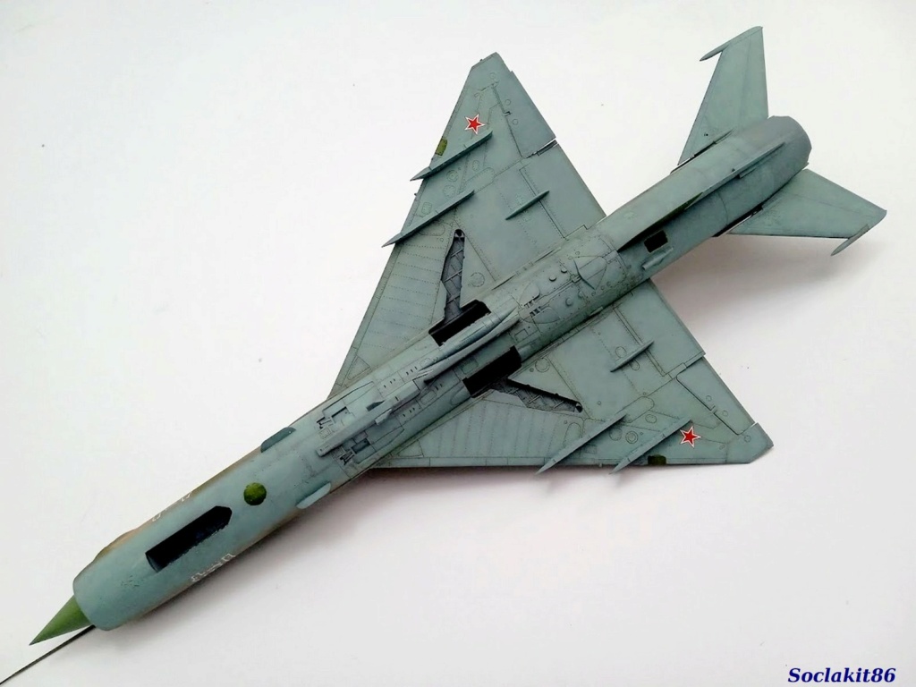 [Eduard W.E] 1/48 - Mikoyan-Gourevitch MiG-21 MT Fishbed Izdeliye 96B s.n 96.14.40  "14 liseré Blanc"  M7230