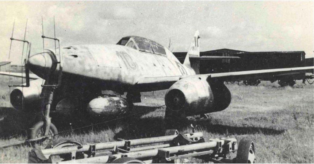 Double montage Me 262B-1a/U1 et Me 262B-1a  (Dragon 1/48)  Red_1010